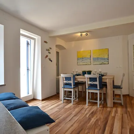 Lighthouse Montalbano Apartment *